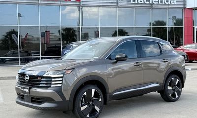 2026 Nissan Kicks MPV SR