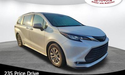 2023 Toyota Sienna XLE