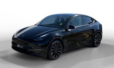 2023 Tesla Model Y Performance
