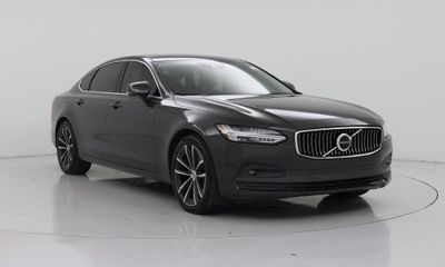 2021 Volvo S90 Momentum