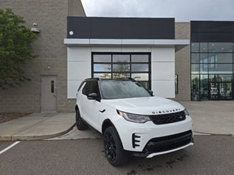 2023 Land Rover Discovery — a typically priced live listing