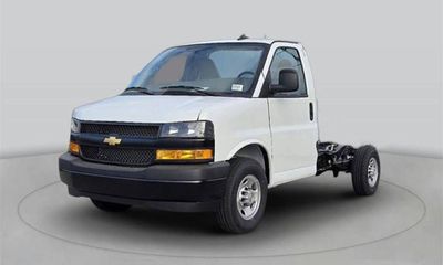 2025 Chevrolet Express 3500 Cutaway 139
