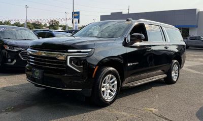 2026 Chevrolet Suburban LT