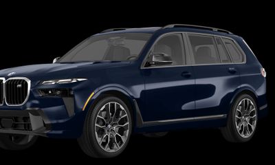 2027 BMW X7 M60i