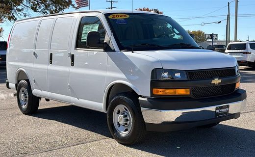 2025 Chevrolet Express 2500