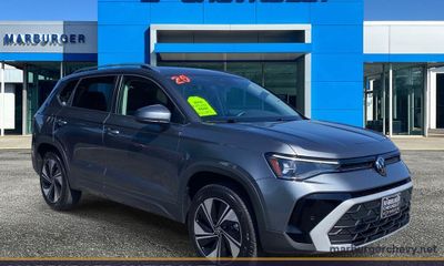 2025 Volkswagen Taos 4Motion SE
