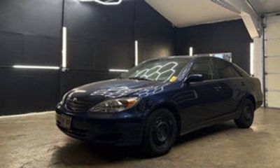 2004 Toyota Camry LE