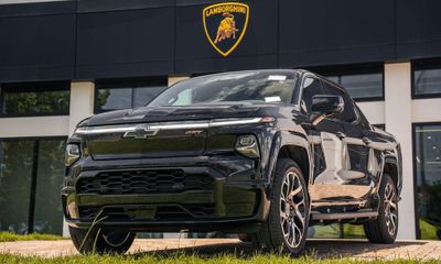 2025 Chevrolet Silverado 3SP RST