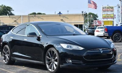 2013 Tesla Model S W DC Fast