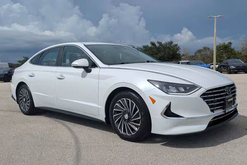 2021 Hyundai Sonata — a typically priced live listing