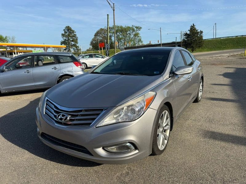 2014 Hyundai Azera — a typically priced live listing