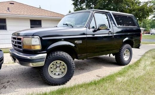 1993 Ford Bronco XL