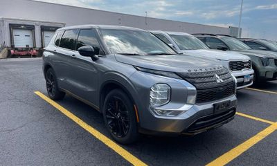 2022 Mitsubishi Outlander SE