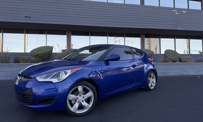 2013 Hyundai Veloster Base BaseStyle Tech
