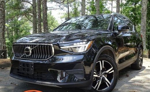2025 Volvo XC40 Core