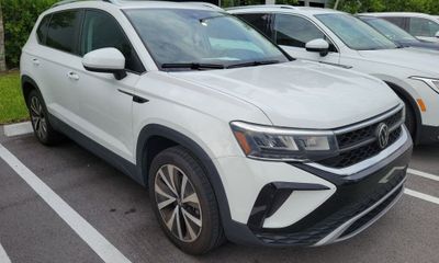 2023 Volkswagen Taos SE