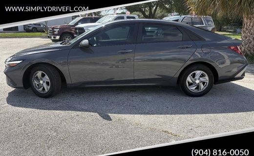 2024 Hyundai Elantra SE