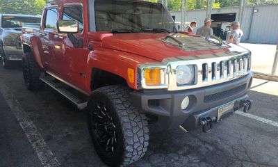 2009 Hummer H3T Luxury Edition