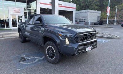 2025 Toyota Tacoma SR5