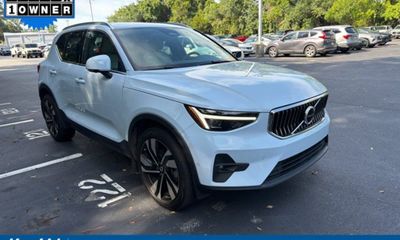 2024 Volvo XC40 Ultimate Bright