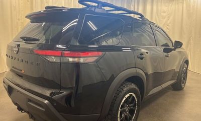 2023 Nissan Pathfinder SV