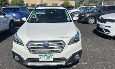 2017 Subaru Outback Limited M R