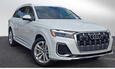 2025 Audi Q7 Quattro Premium Plus