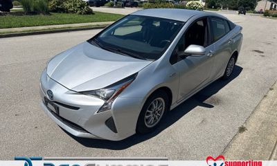 2017 Toyota Prius ONE TWO