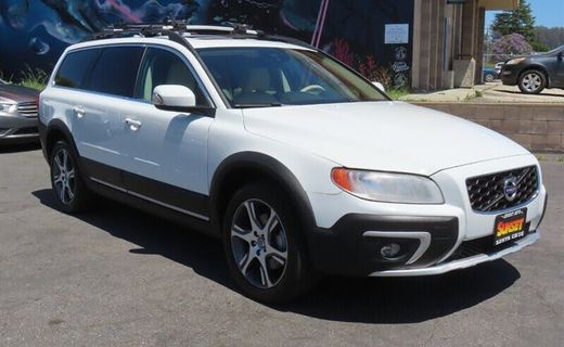 2015 Volvo XC70 Premier R
