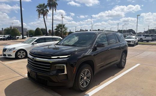 2024 Chevrolet Traverse LT
