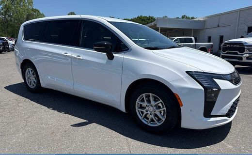 2027 Chrysler Pacifica Select