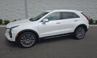 2024 Cadillac XT4 Premium Luxury