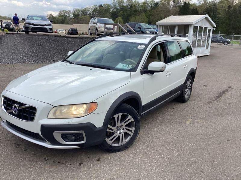 2010 Volvo XC70 — a typically priced live listing