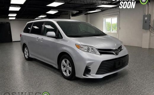 2019 Toyota Sienna LE