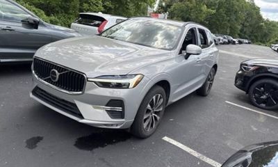 2023 Volvo XC60 Core Bright Theme