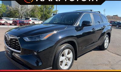 2023 Toyota Highlander LE