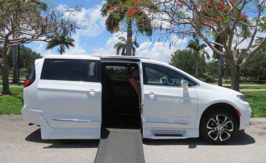 2022 Chrysler Pacifica Pinnacle