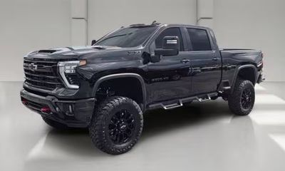 2025 Chevrolet Silverado HD LTZ