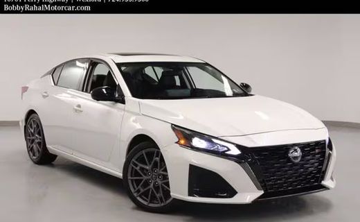 2023 Nissan Altima SR