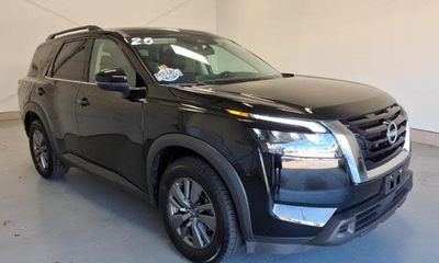 2025 Nissan Pathfinder SV