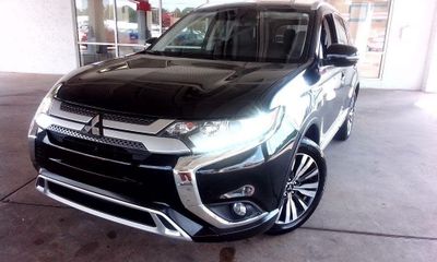 2020 Mitsubishi Outlander SE