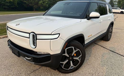 2024 Rivian R1S Adventure