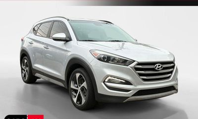2017 Hyundai Tucson SE Popular Equipment