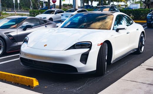 2023 Porsche Taycan 4S