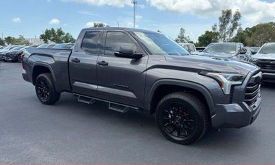 2022 Toyota Tundra SR5