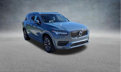 2020 Volvo XC90 Momentum