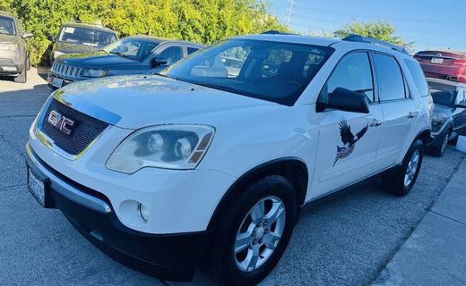 2011 GMC Acadia SLE 1