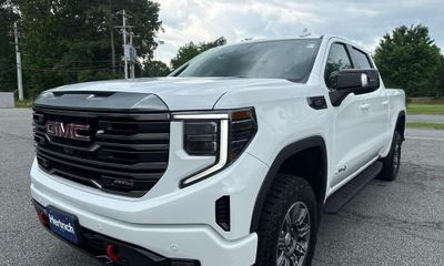 2024 GMC Sierra AT4