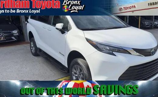 2026 Toyota Sienna LE