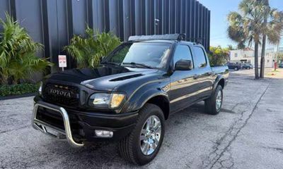 2004 Toyota Tacoma Deluxe